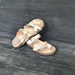 Sandals size 9